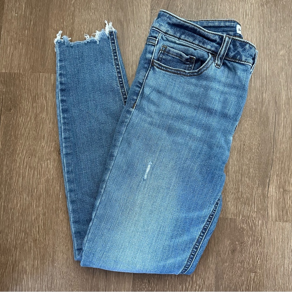 Studio Distressed Blue Ankle Jeans
